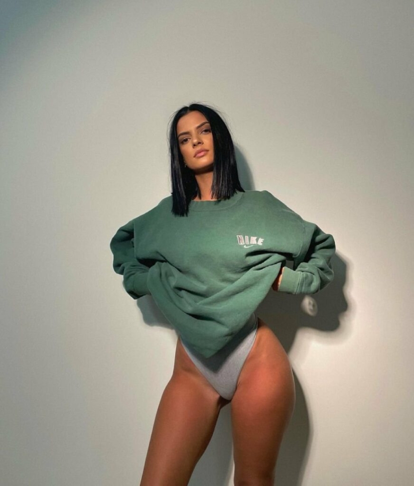 Brunette Sam Parks — Hot dessert from Australia