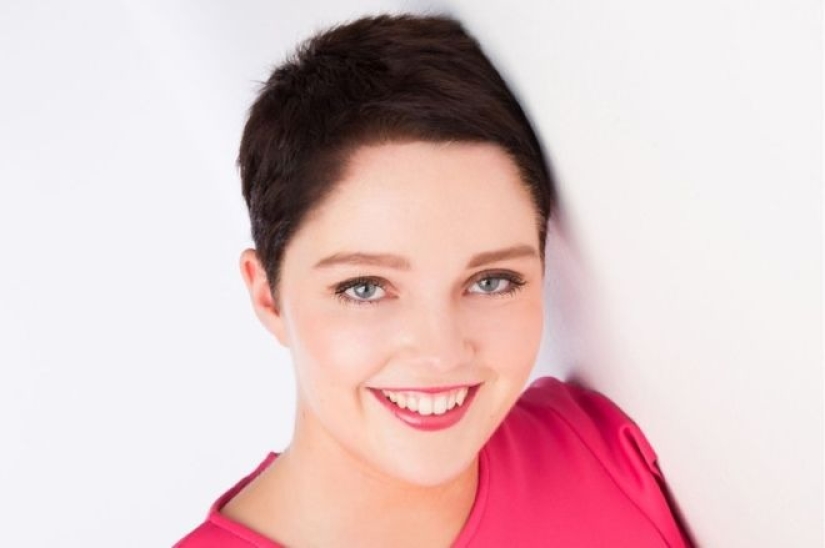 Business lady to the tip of her nails: how a young British woman became a millionaire Business lady to the tip of her nails: how a young British woman became a millionaire