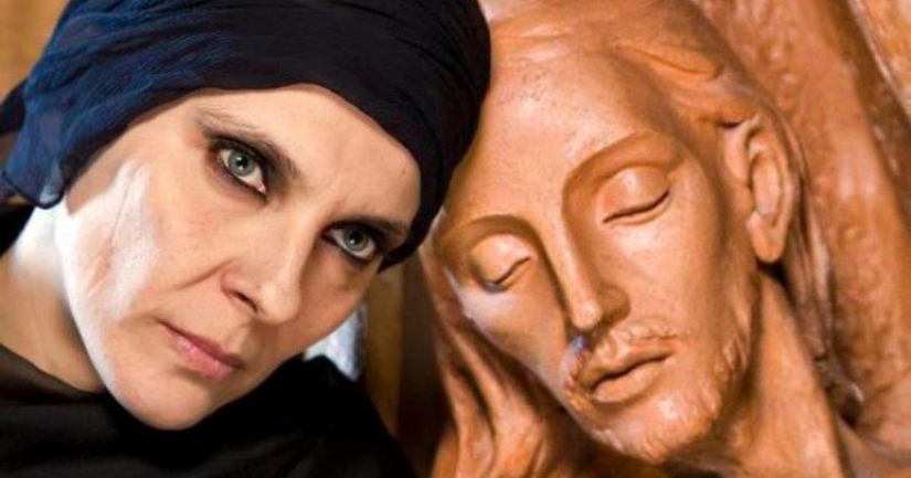 Cabeza rapada y amistad con personas sin hogar: cómo creció la hija menor de Adriano Celentano Cabeza rapada y amistad con personas sin hogar: cómo creció la hija menor de Adriano Celentano