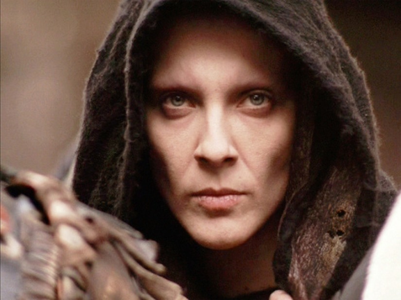 Cabeza rapada y amistad con personas sin hogar: cómo creció la hija menor de Adriano Celentano Cabeza rapada y amistad con personas sin hogar: cómo creció la hija menor de Adriano Celentano