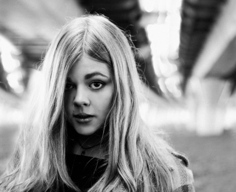 Calentar y ensayar: el baile del nuevo clip de la banda LITTLE BIG puede convertirse en un meme