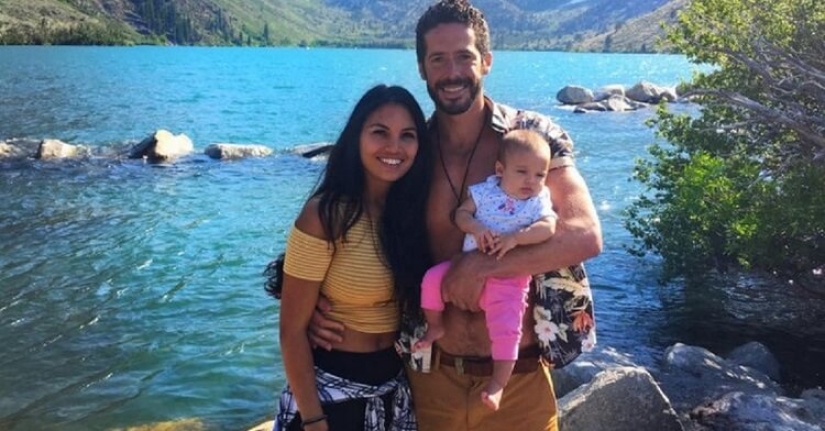 Calma al bebé en 5 segundos? Un truco de vida de un joven padre de California