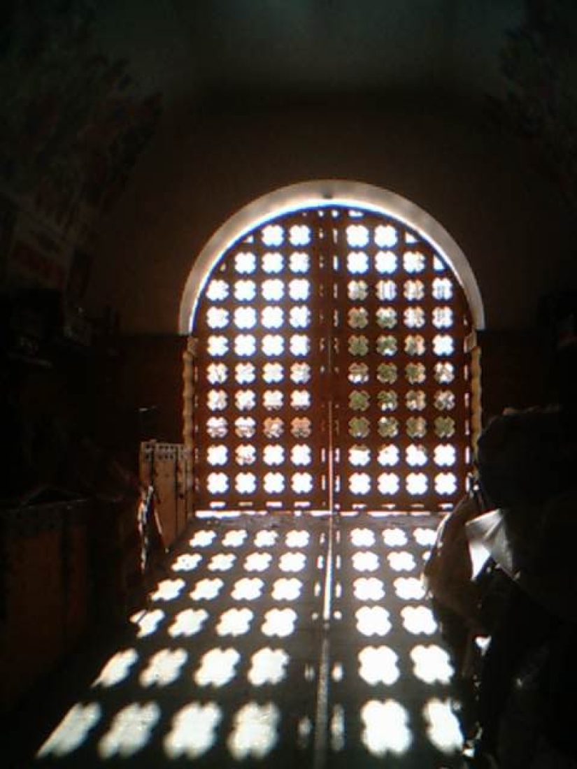 Cambio descendente de fotos: un moscovita ha estado filmando con un Siemens de botón pulsador durante tres años, y a la gente le gusta