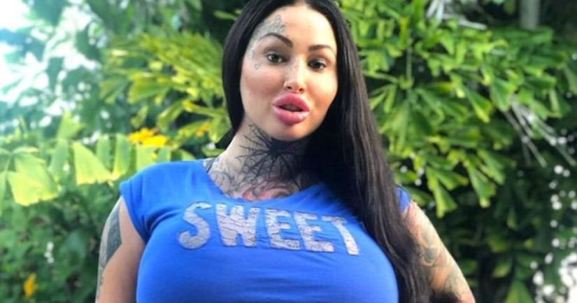 Canadian Maria Magdalena causes car accidents by appearance