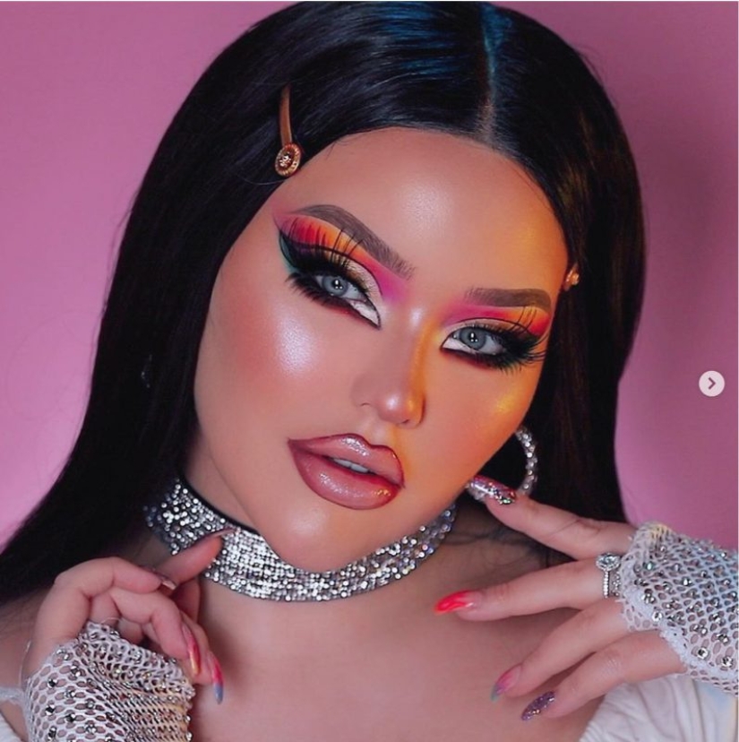 Cara de muñeca: los usuarios de las redes sociales se maquillan como muñecas Bratz Cara de muñeca: los usuarios de las redes sociales se maquillan como muñecas Bratz