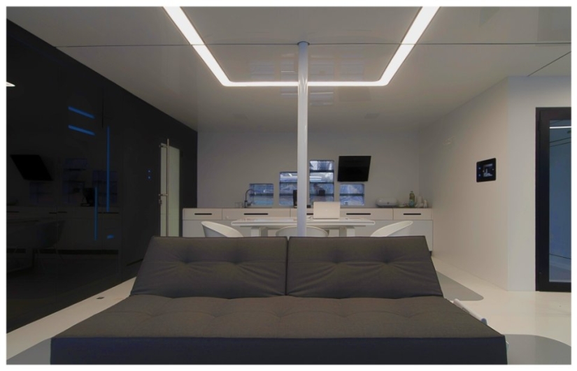 Casa futurista en el agua