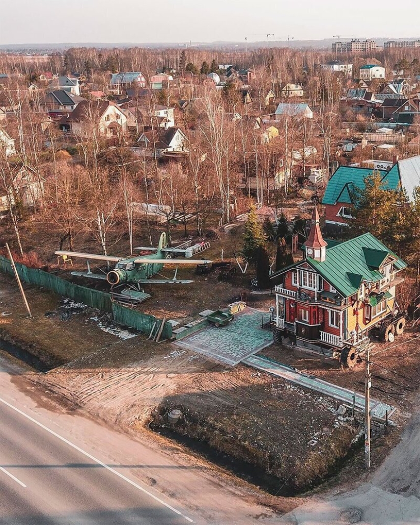 Casa mágica en Sergievo: dacha sobre ruedas y museo steampunk