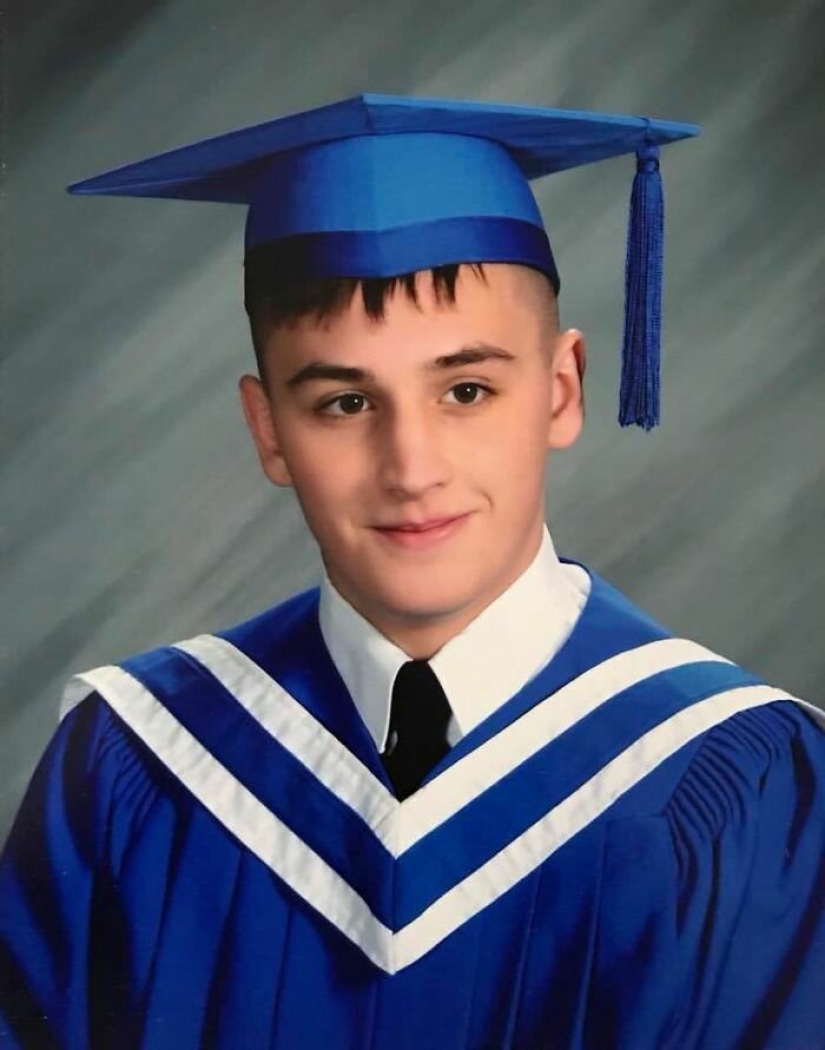 Cat's paradise with his own hands: the guy converted the basement into a room for his dead brother's pets
