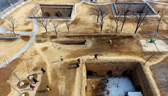 Cavemen: Why thousands of Chinese still live in dungeons