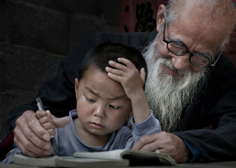 "Charming Faces": the best portraits from the Siena International Photo Awards 2017