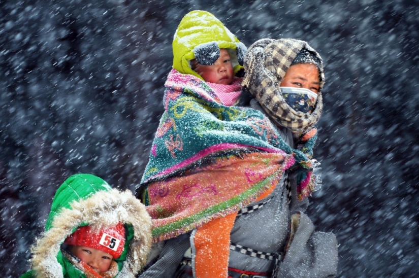 "Charming Faces": the best portraits from the Siena International Photo Awards 2017