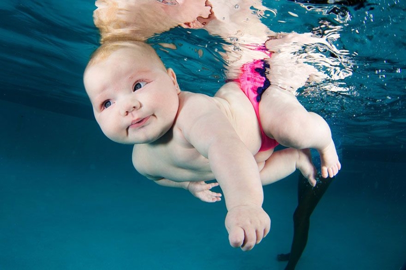 Charming photo project — kids under water Charming photo project — kids under water
