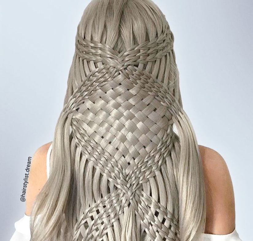 Chica alemana crea fascinantes peinados similares a patrones de ganchillo Chica alemana crea fascinantes peinados similares a patrones de ganchillo