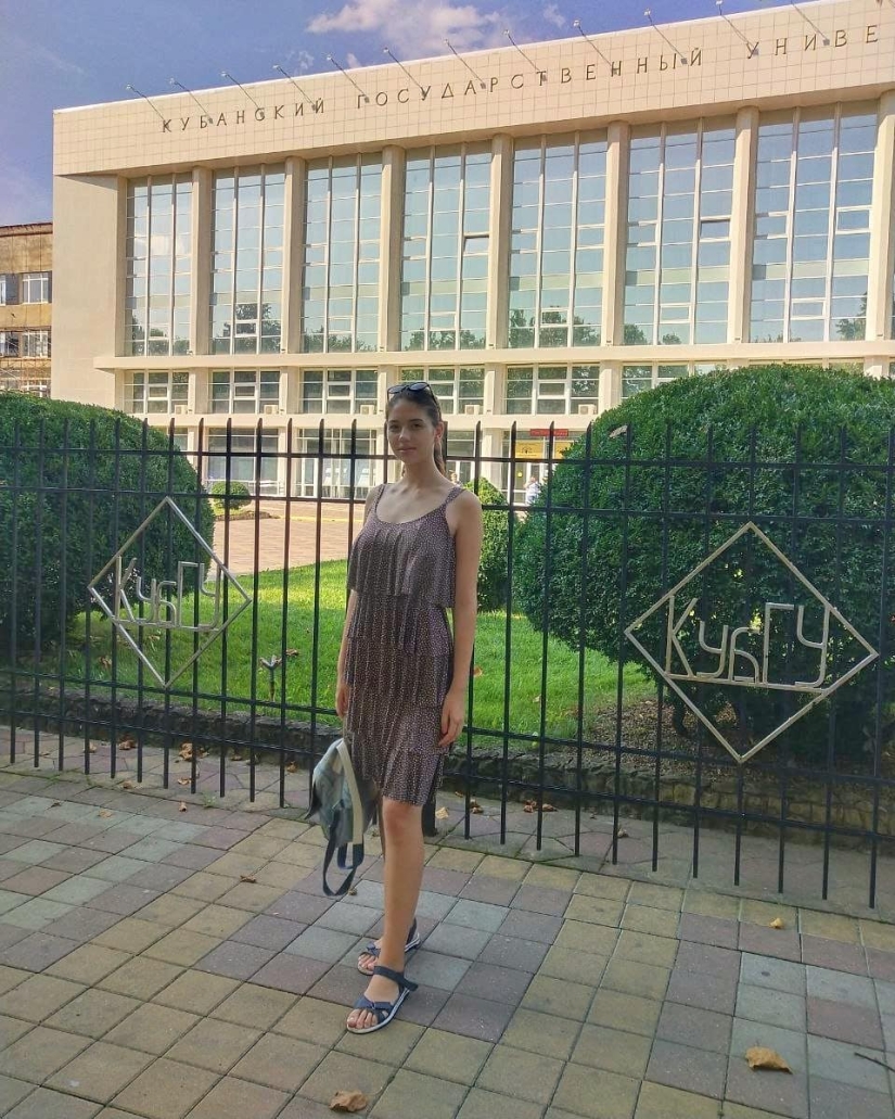 Chicas-estudiantes: una selección de fotos de encantadoras estudiantes de primer año de 2019 Chicas-estudiantes: una selección de fotos de encantadoras estudiantes de primer año de 2019