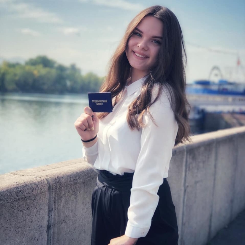 Chicas-estudiantes: una selección de fotos de encantadoras estudiantes de primer año de 2019 Chicas-estudiantes: una selección de fotos de encantadoras estudiantes de primer año de 2019