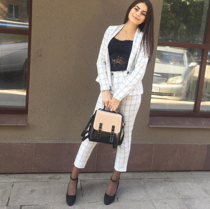 Chicas-estudiantes: una selección de fotos de encantadoras estudiantes de primer año de 2019 Chicas-estudiantes: una selección de fotos de encantadoras estudiantes de primer año de 2019