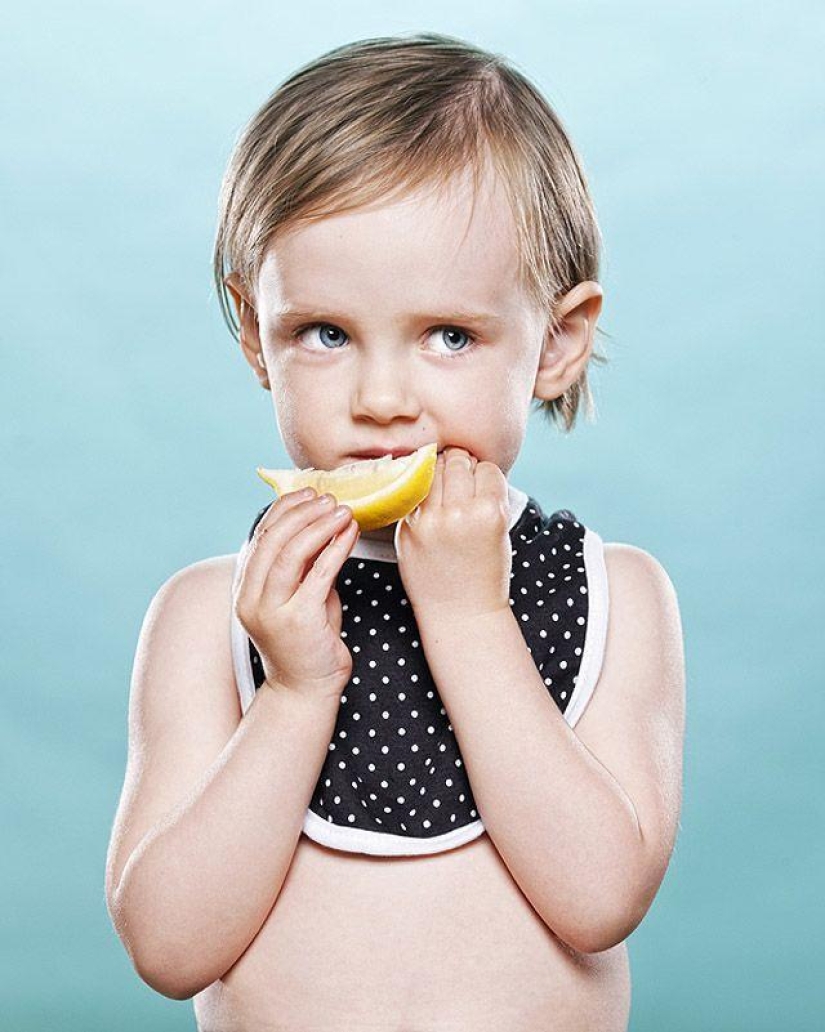 Children and lemon – the first meeting in a fun photo project