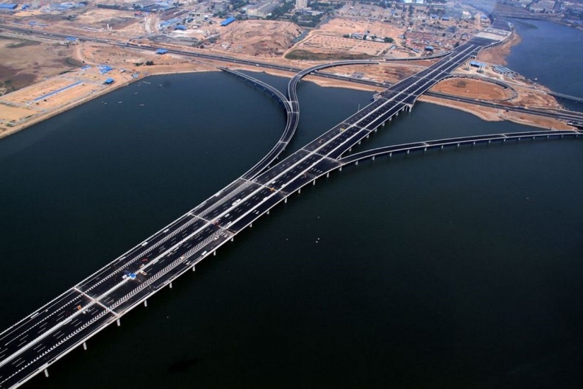 China has built the world's longest sea bridge China has built the world's longest sea bridge