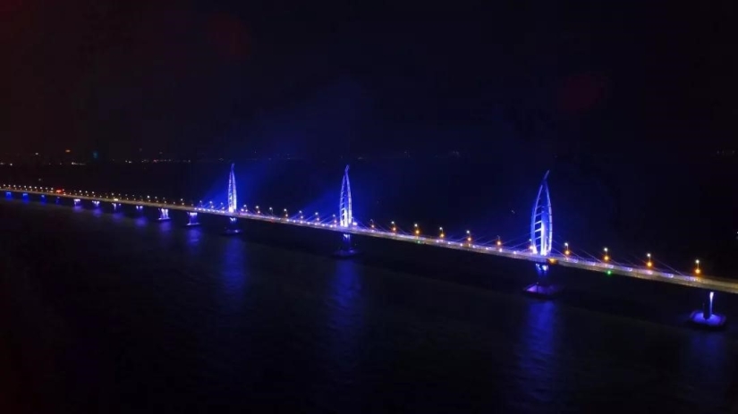 China has built the world's longest sea bridge China has built the world's longest sea bridge
