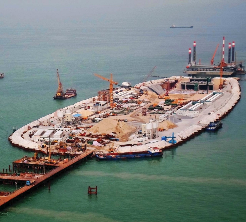 China has built the world's longest sea bridge China has built the world's longest sea bridge