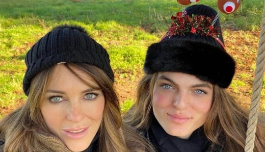 Christmas photo of Liz Hurley and her son has puzzled fans Christmas photo of Liz Hurley and her son has puzzled fans