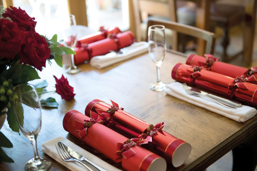 Christmas royally: Elizabeth II's castle was decorated for the holiday