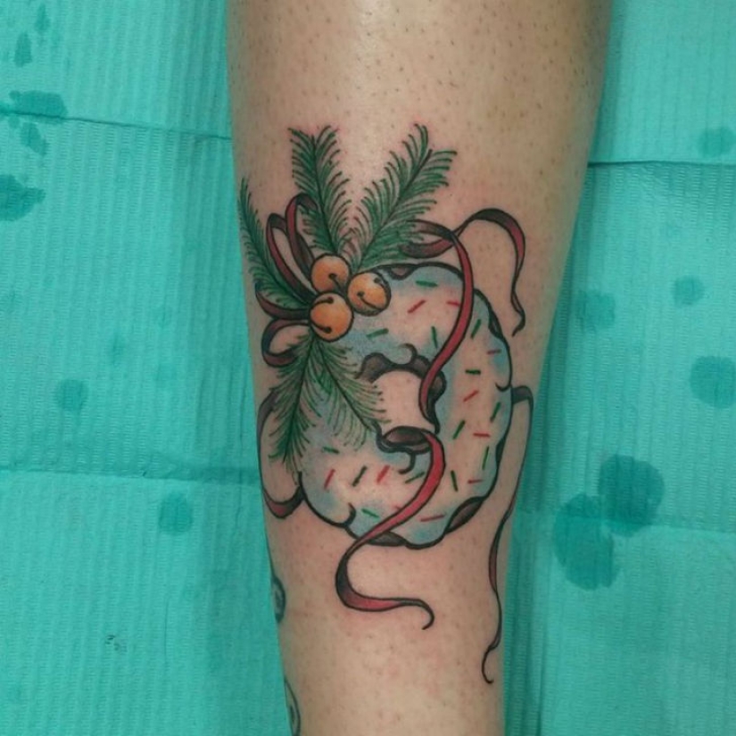 Christmas tattoos, or How to remember your New Year forever