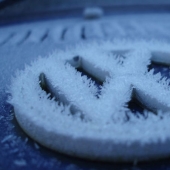 Cómo el invierno convierte los coches en obras de arte