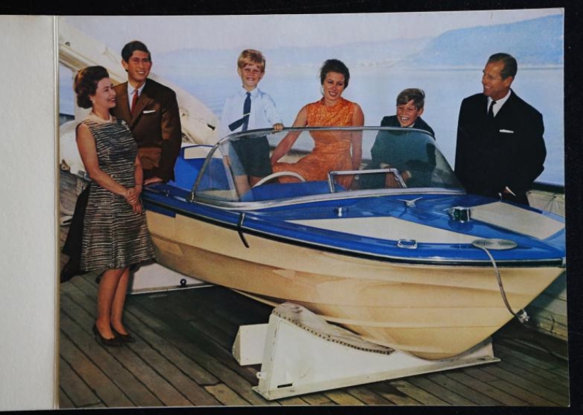 Cómo la familia real de Gran Bretaña ha estado deseando Feliz Navidad durante los últimos 65 años Cómo la familia real de Gran Bretaña ha estado deseando Feliz Navidad durante los últimos 65 años