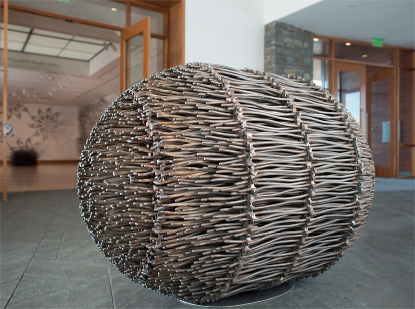 Cómo las uñas ordinarias se convierten en increíbles obras maestras Cómo las uñas ordinarias se convierten en increíbles obras maestras