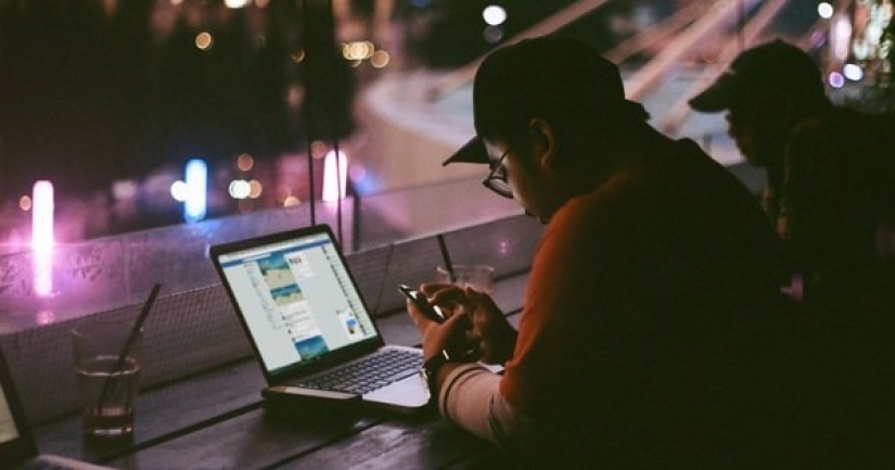 Cómo se organizan las "fábricas de trolls" y cuánto se paga a sus empleados Cómo se organizan las "fábricas de trolls" y cuánto se paga a sus empleados