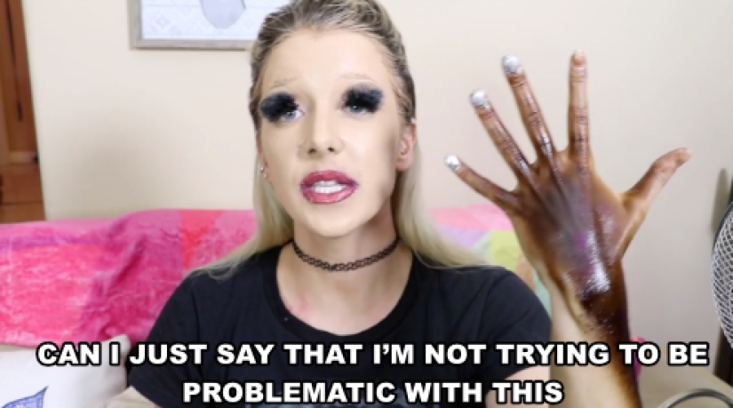 Cómo se ven cien capas de lápiz labial, base y pestañas postizas en una niña