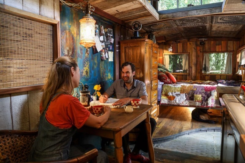 Cómo transformar un antiguo vagón de tren en un elegante y confortable alojamiento Cómo transformar un antiguo vagón de tren en un elegante y confortable alojamiento