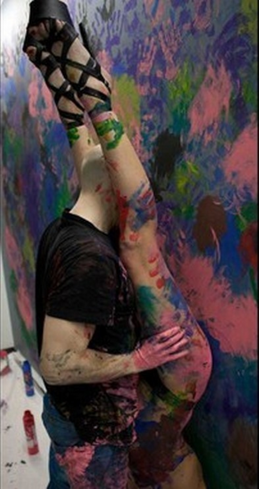 Cómo un artista de Kazán pinta cuadros con chicas Cómo un artista de Kazán pinta cuadros con chicas