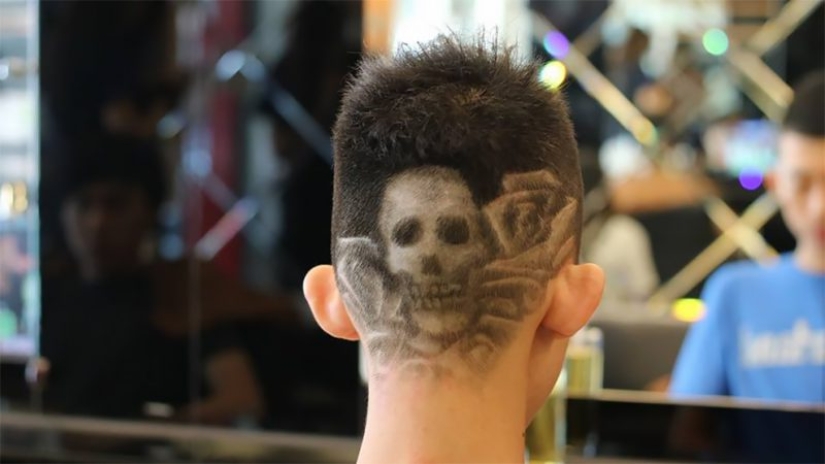 Cómo un peluquero chino convierte el cabello cortado en obras de arte