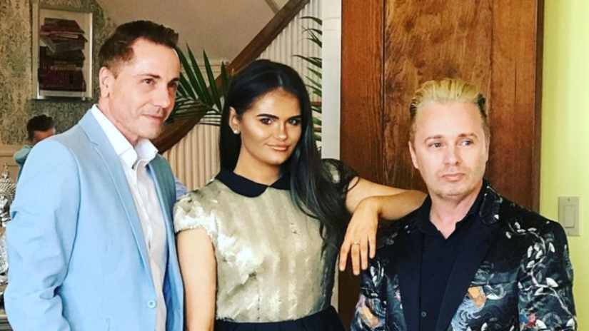 ¿Cómo vive una hija adolescente de una familia de millonarios gays? Spoiler: todo está en chocolate ¿Cómo vive una hija adolescente de una familia de millonarios gays? Spoiler: todo está en chocolate