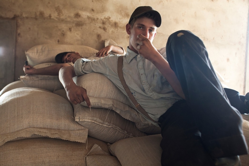 Cómo viven los menonitas, fanáticos religiosos que niegan la electricidad