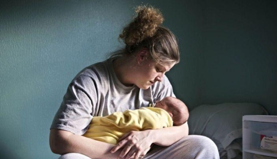 Cómo viven los niños recién nacidos de los presos en los EE.UU. y Rusia