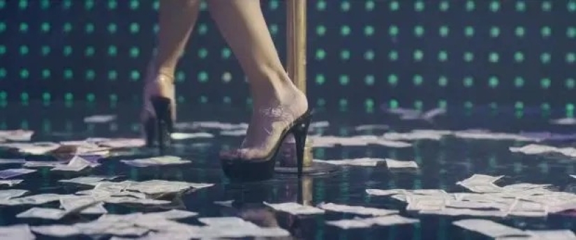 Cocktail of Temptation: revelations of New York strip club barmaids