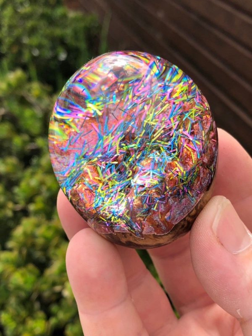 Colorful dragon eggs made of resin and wood by Australian artist Ben Works Colorful dragon eggs made of resin and wood by Australian artist Ben Works