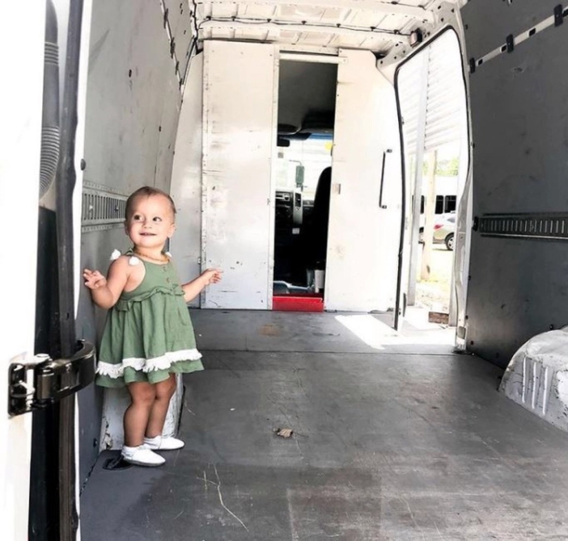 Comfort in exchange for experience: the couple from Florida sold everything and went traveling on the van