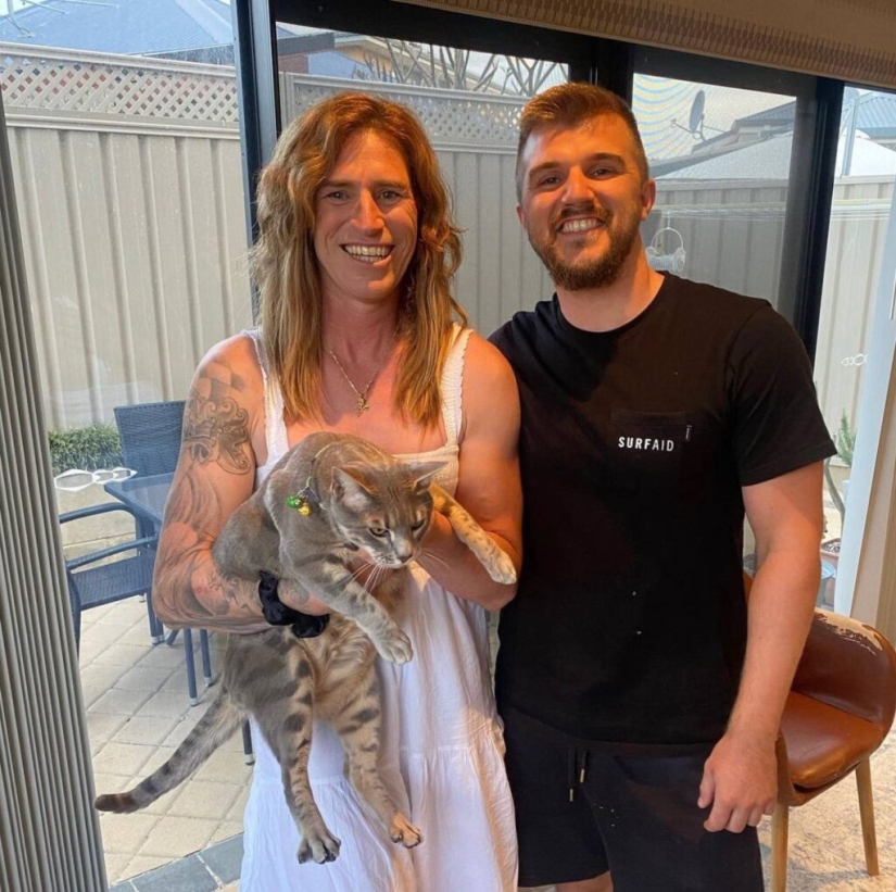 Como surfista, Ryan se convirtió en "nyasha" Sasha y comenzó a ganar competiciones