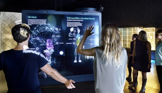 Con miopía - en Micropia