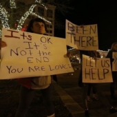Concerned passers-by saved a man from suicide with songs and posters