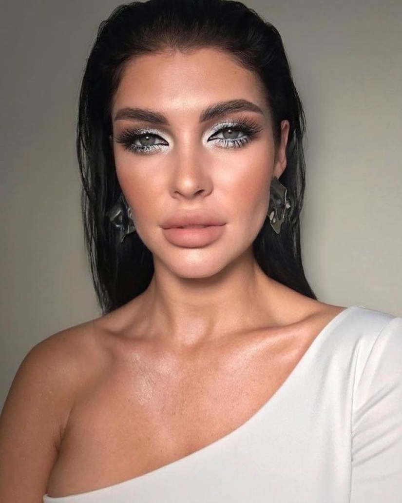 Contouring, plump lips, expressive eyebrows and other beauty trends of the 2010s