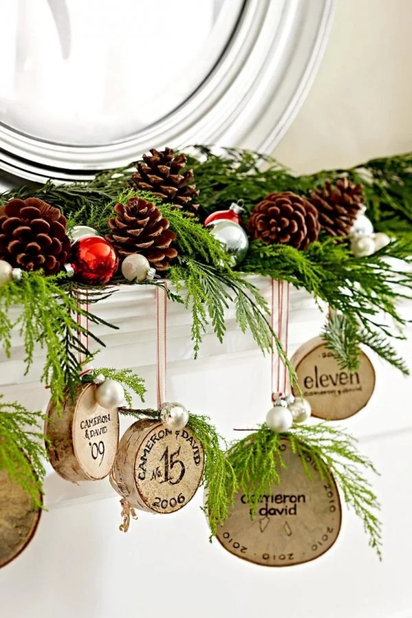 Coolest ideas Christmas decorations from cones and twigs