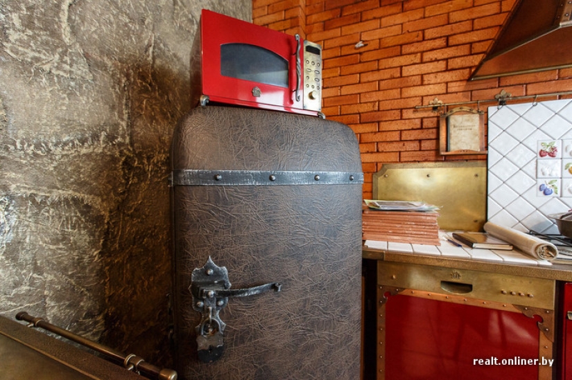 Copper craftsman: Minsk resident creates amazing things in steampunk style