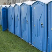 Corredor de maratón ganó cuatro carreras sentado en el baño