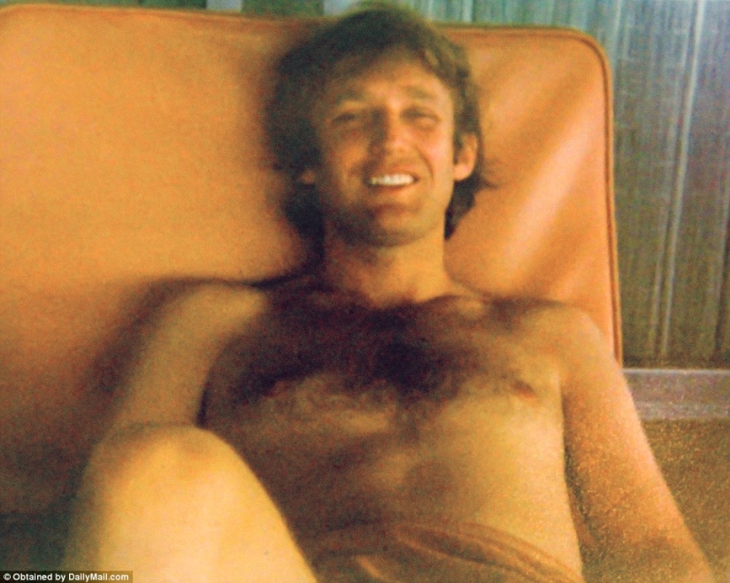 Cozy and homely Donald Trump in pictures from the accidentally surfaced family archive Cozy and homely Donald Trump in pictures from the accidentally surfaced family archive