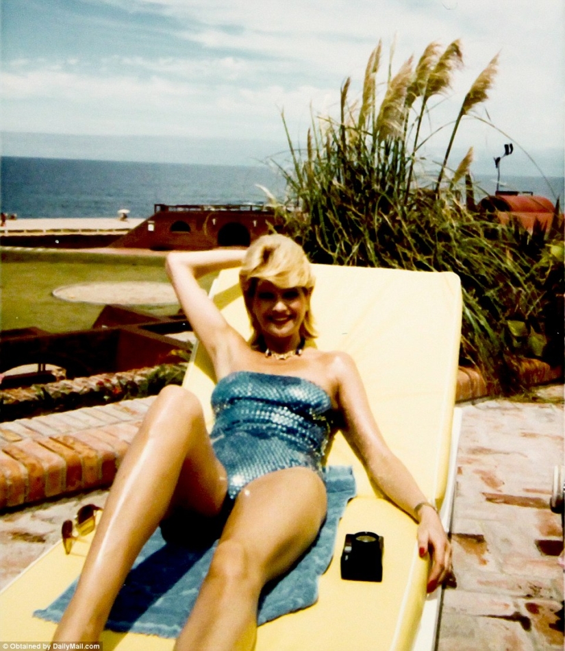 Cozy and homely Donald Trump in pictures from the accidentally surfaced family archive Cozy and homely Donald Trump in pictures from the accidentally surfaced family archive